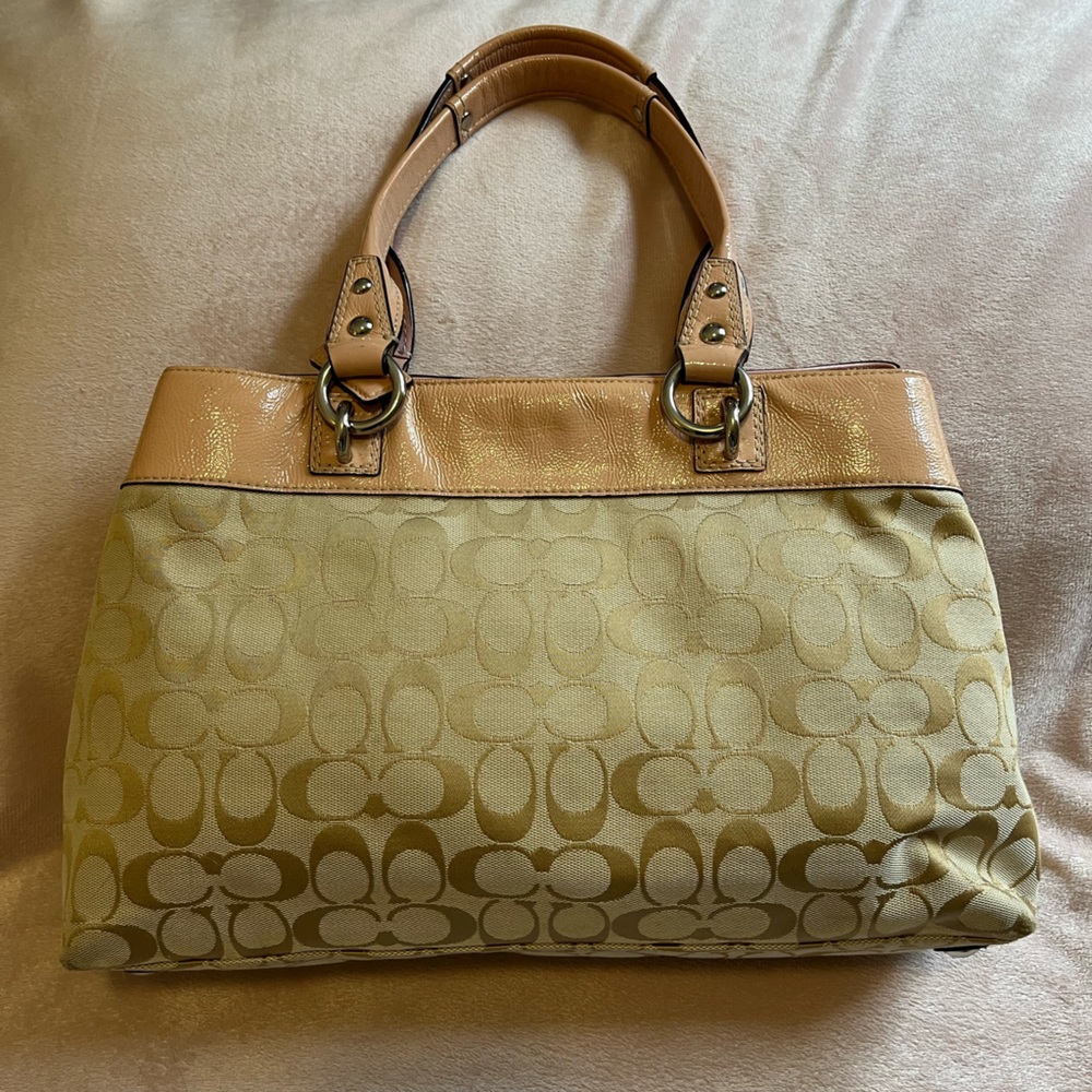 Coach Handbag 👜 - Picture 2 of 9